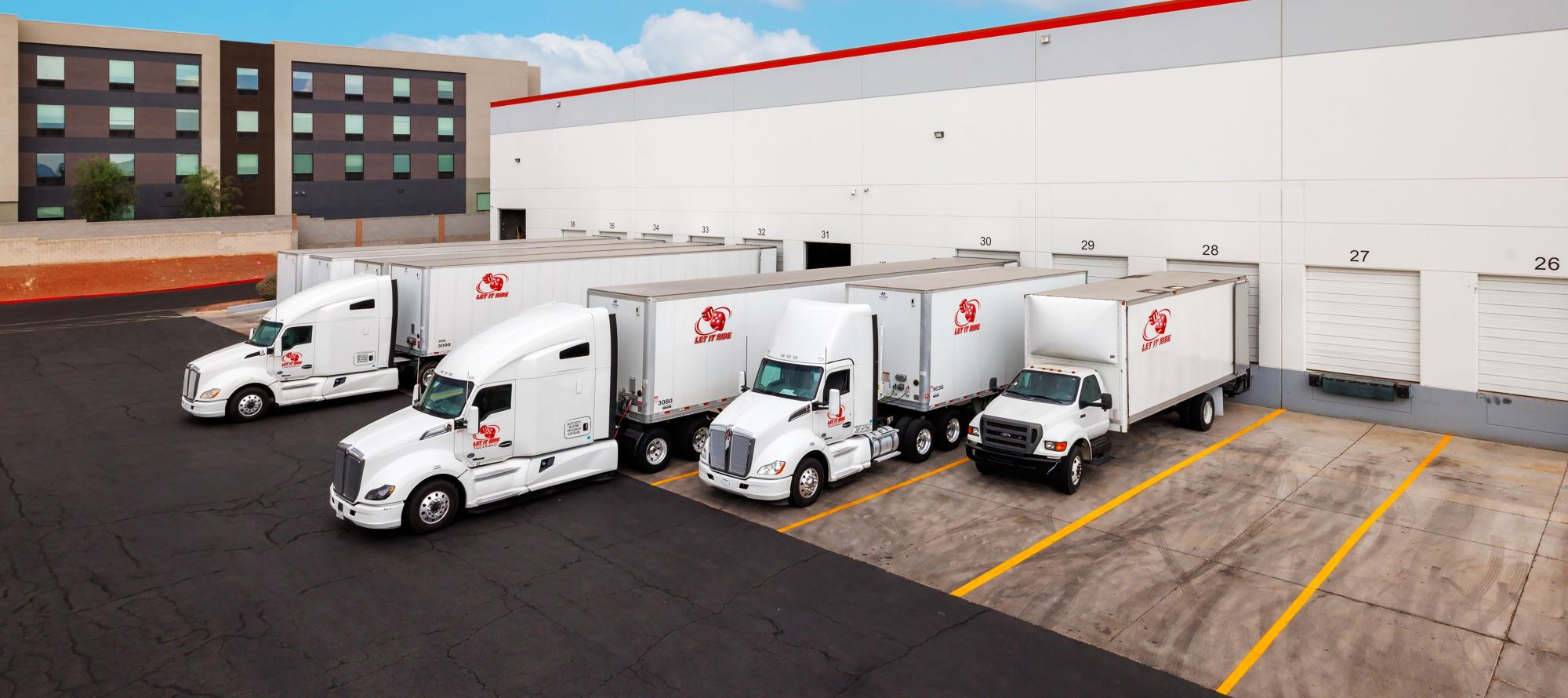 2507-WHTrucks-WideRect-Photo134-md