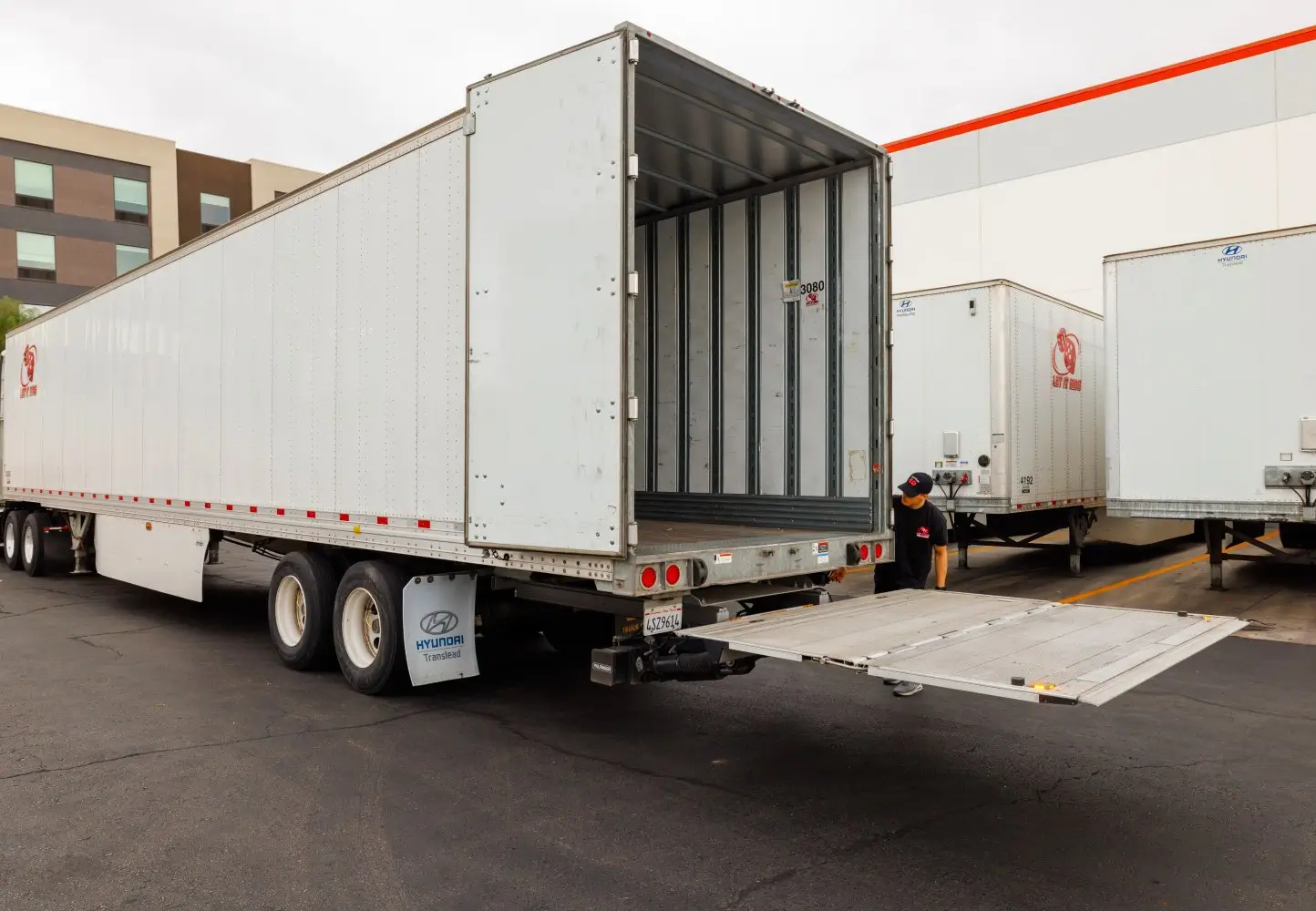 53FtTrailer LiftGate Md