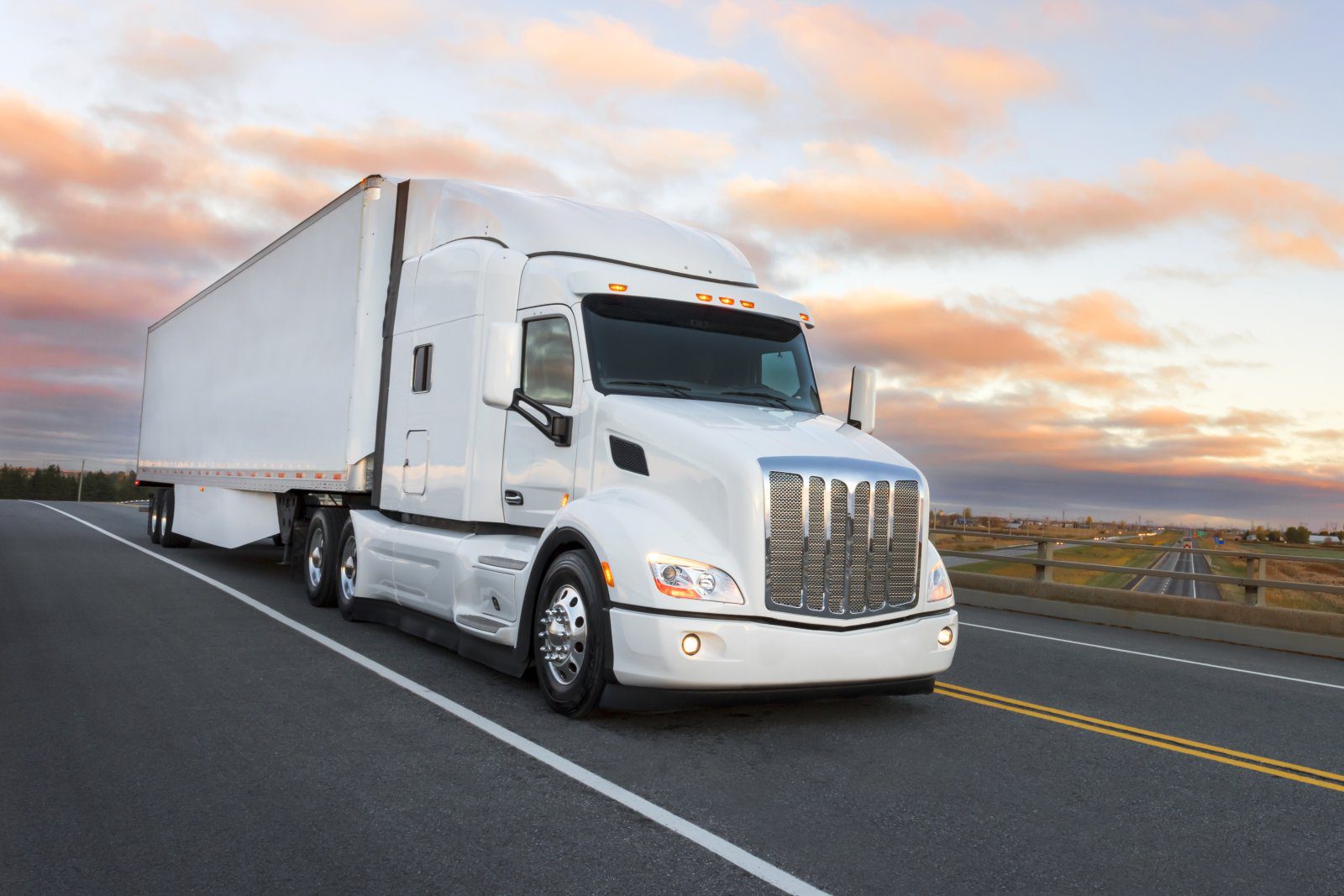 FreightBroker-WhiteTruck1-md