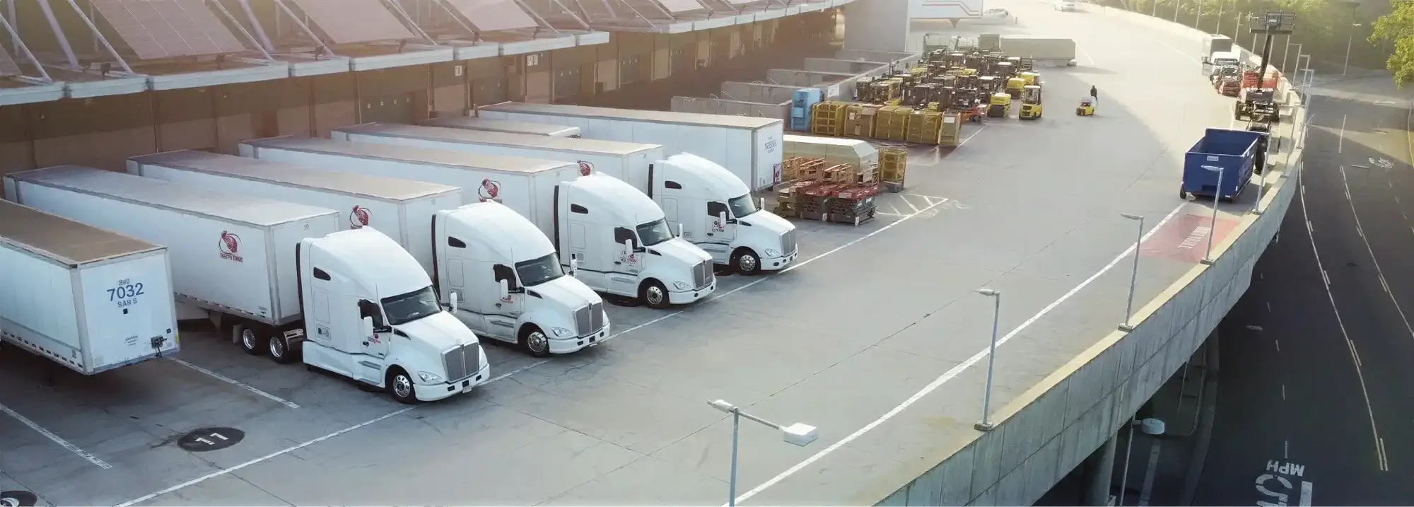 LIRL-TrucksAtExpoCntr-banner-md-2